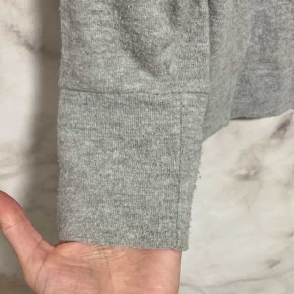 Socialite V-neck Fleece Long Sleeve Top - Picture 6 of 9